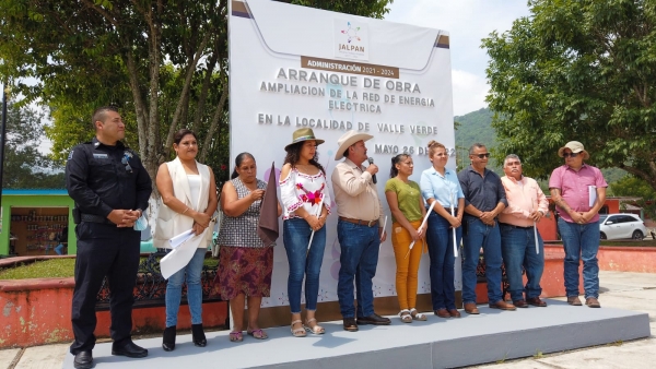 Payín Muñoz pone en marcha Ampliación de Red de Energía Eléctrica en Valle Verde