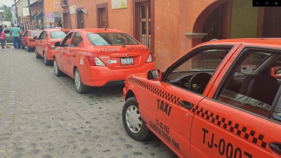 Evidencian a taxista abusivo