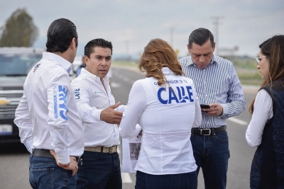 #Corregidora | Supervisaron gobernador y alcalde obras en la carretera estatal 413