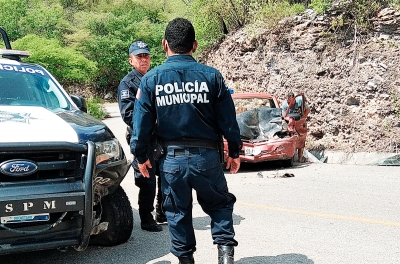 Dos lesionados deja choque frontal