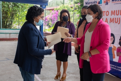 Instituto Municipal de la Mujer de El Marqués entregó resultados de mastografías a mujeres de 11 comunidades