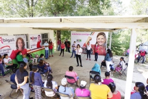 Con propuestas y unidad avanza Nancy Huerta rumbo a la legislatura.