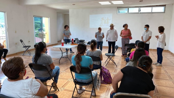 Crearán Cooperativa de Bordado Artesanal en Arroyo Seco