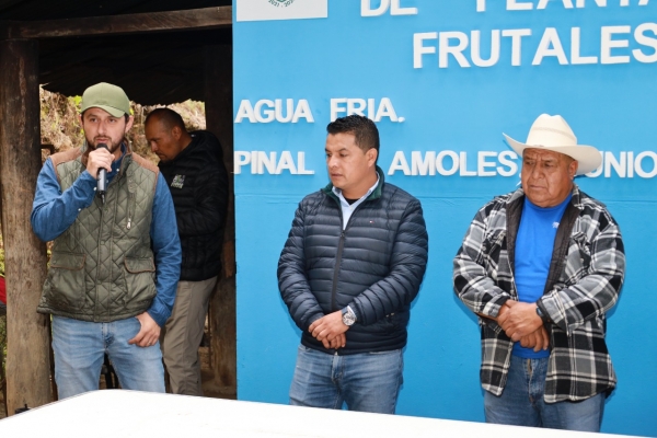 Realizan Primer Tianguis de Plantas Frutales en Pinal 