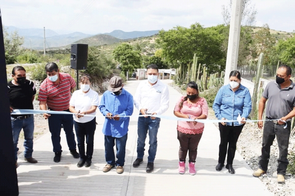 Entrega JCL Obras en Diversas Comundiades