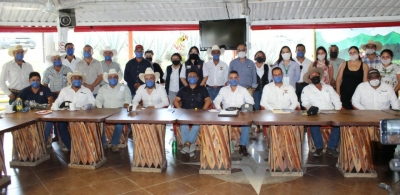 Buscan ganaderos alianzas para compra de grano más barato