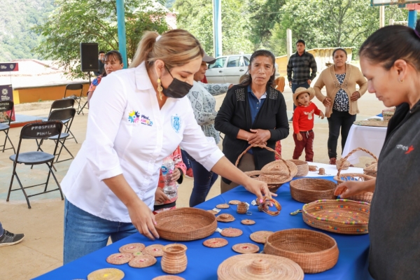 Clausuran cursos de capacitación para elaboración de artesanías en la Barranca