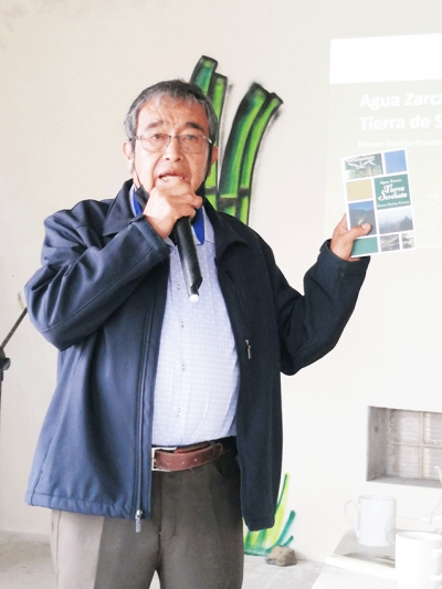 Romeo Benítez Fuentes Presenta Libro Agua Zarca: Tierra de Serenatas