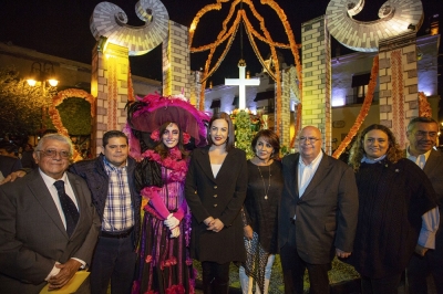 Encendieron DIF Estatal y Secretaría de Turismo el Altar Monumental de Día de Muertos 2019