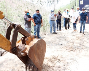 Mejoran Calles en Río Blanco y Encinos