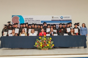 Asiste Lupita Ramírez  a la Graduación del COBAQ Plantel 23 de Ahuacatlán de Guadalupe