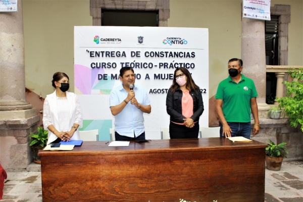 Concluyen curso de manejo  55 mujeres de Cadereyta