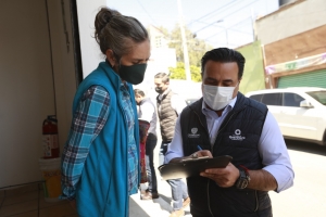 Encabeza Luis Nava levantamiento de encuestas en calle para elaborar el Plan Municipal de Desarrollo