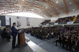 Preside Gobernador el inicio del ciclo escolar de la UTEQ