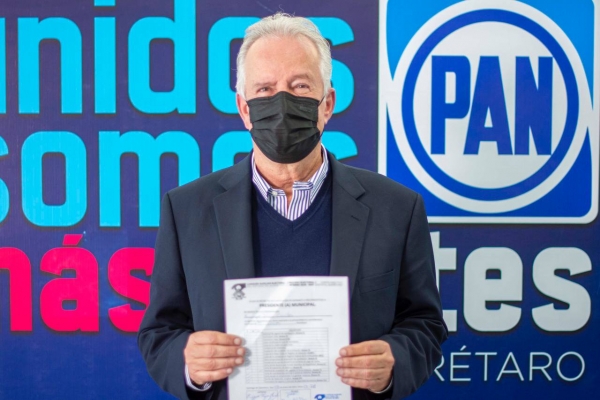 Enrique Vega Carriles se registra como precandidato a presidente municipal de El Marqués por el Partido Acción Nacional (PAN)